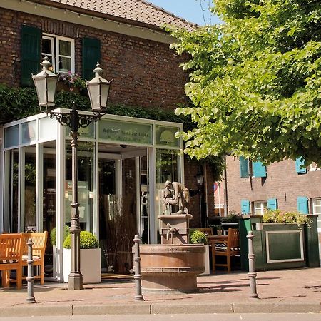 Wellings Romantik Hotel Zur Linde Moers Exterior photo