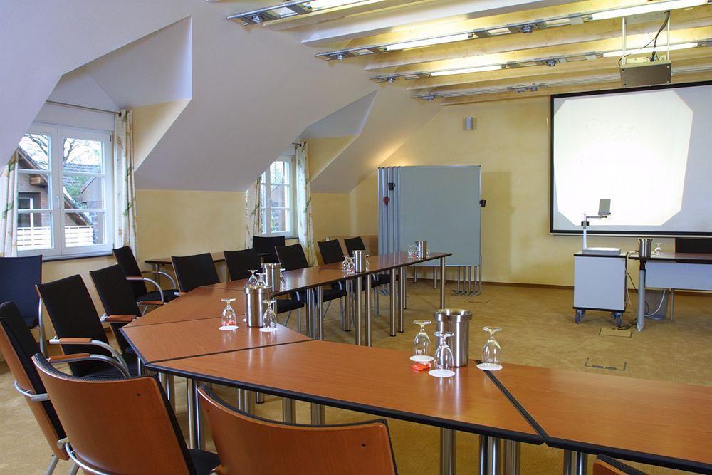 Wellings Romantik Hotel Zur Linde Moers Exterior photo